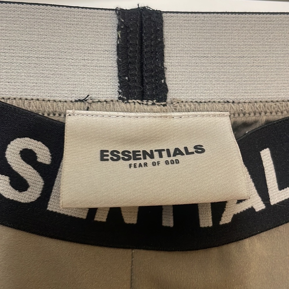 Essentials bikes shorts - Picture 3 of 4